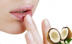 5 liệu pháp dễ làm giúp đôi môi căng mọng, tránh nứt nẻ